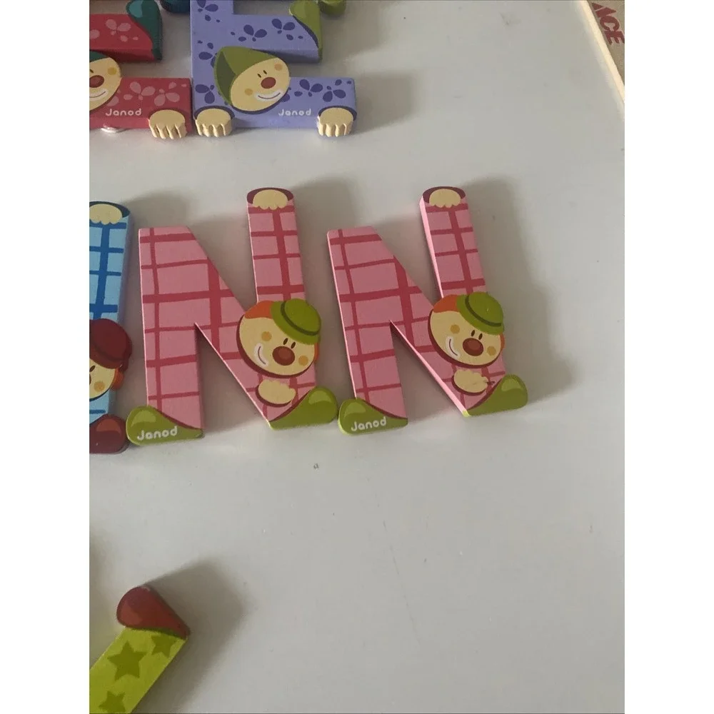 Jonad 21 Letters Wooden Sellout Assorted Alphabet Clown Letters